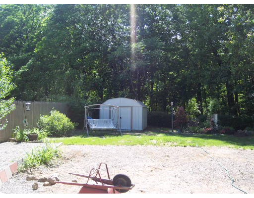 206 Durant Street Springfield, MA 01129 - Photo 4 of 9 Gallery Image 4
