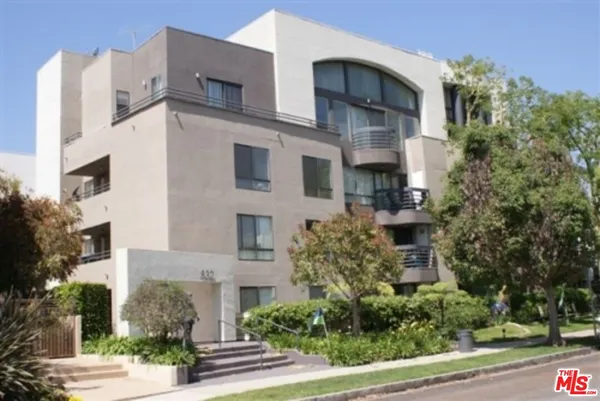 $4,950 | 832 3rd Street, Unit 203, Santa Monica, CA 90403