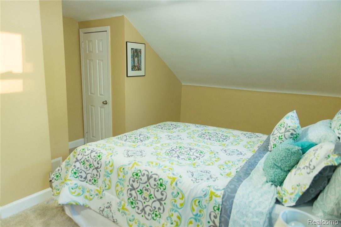 8911 Inkster Road Livonia, MI 48150 - Photo 22 of 40 150205_InksterRoadHouse_126.jpg