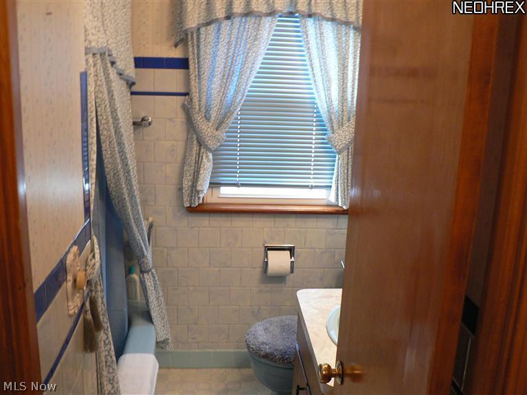 4307 Redfern Road Parma, OH 44134 - Photo 8 of 13