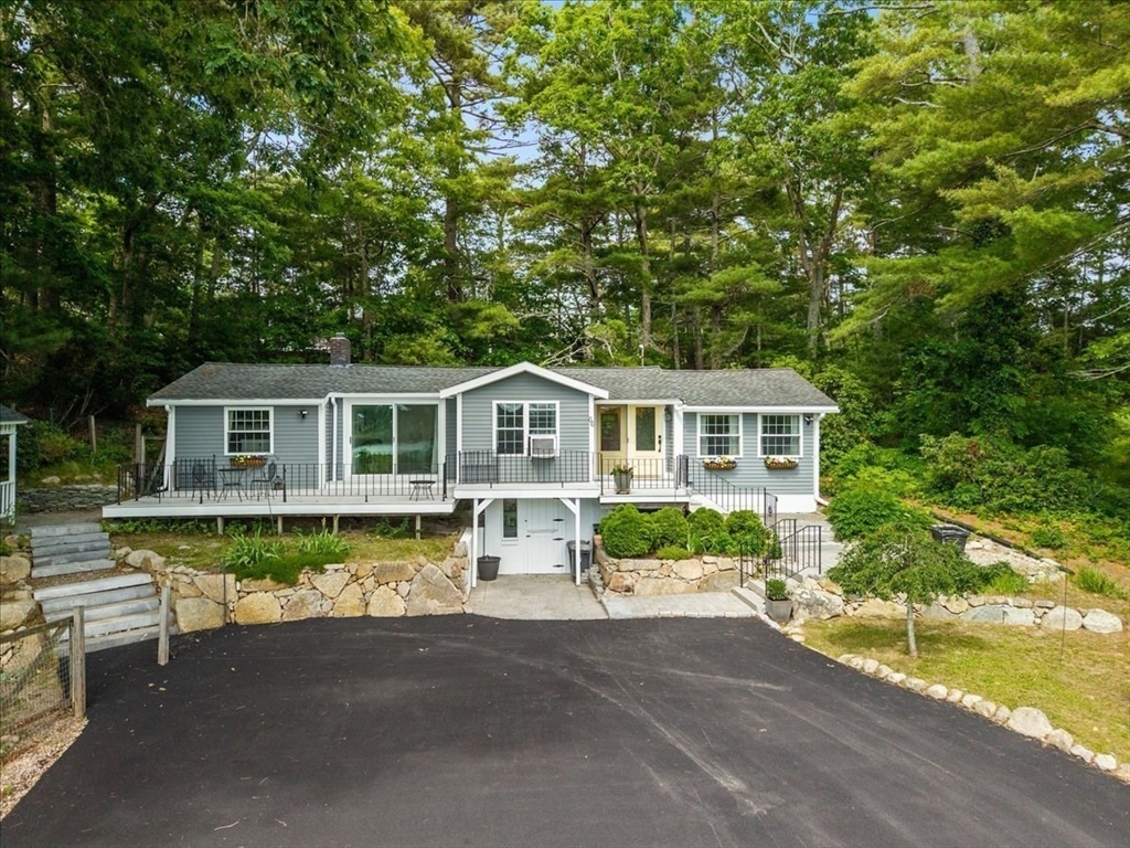 66 Mayflower Ridge Drive Wareham, MA 02571 - Photo 4 of 37