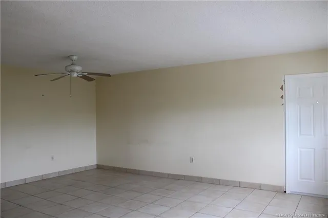 an empty room with a empty space