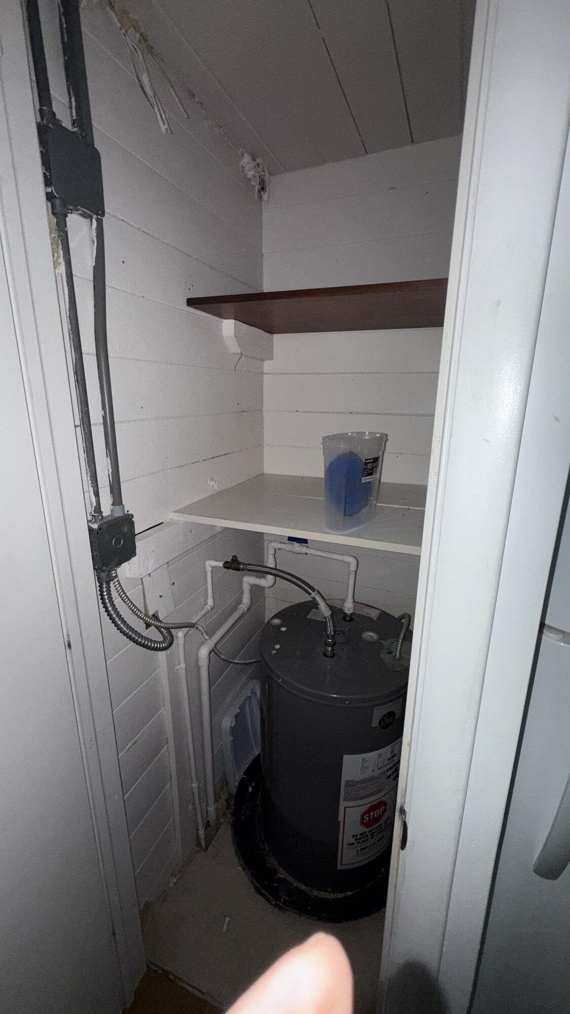 91790 Overseas Highway, Unit BACK Tavernier, FL 33070 - Photo 12 of 13 a close up of a sink