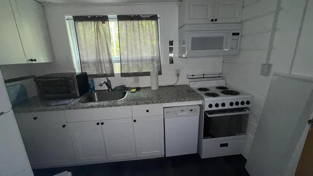 $2,250 | 91790 Overseas Highway, Unit BACK, Tavernier, FL 33070