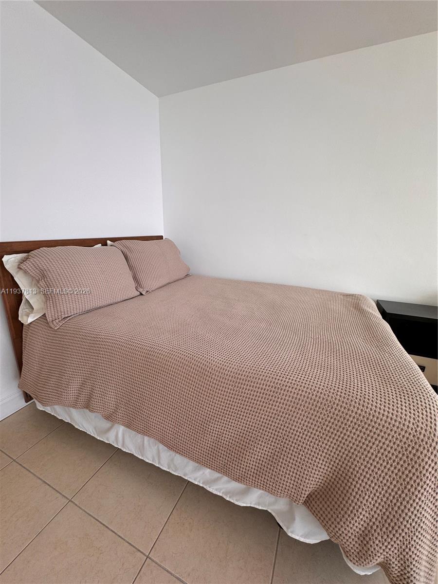 100 Lincoln Road, Unit 1517 Miami Beach, FL 33139 - Photo 4 of 14