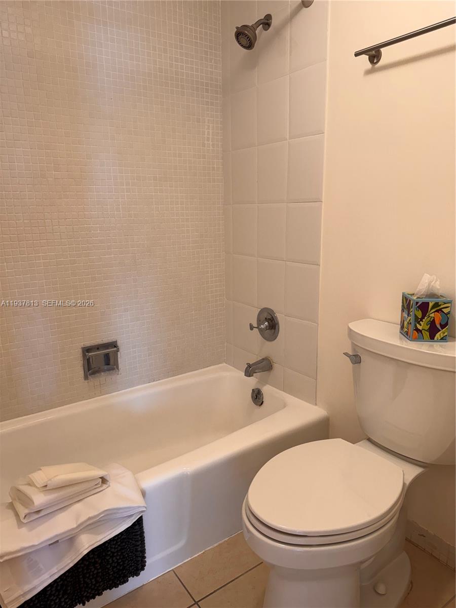 100 Lincoln Road, Unit 1517 Miami Beach, FL 33139 - Photo 6 of 14