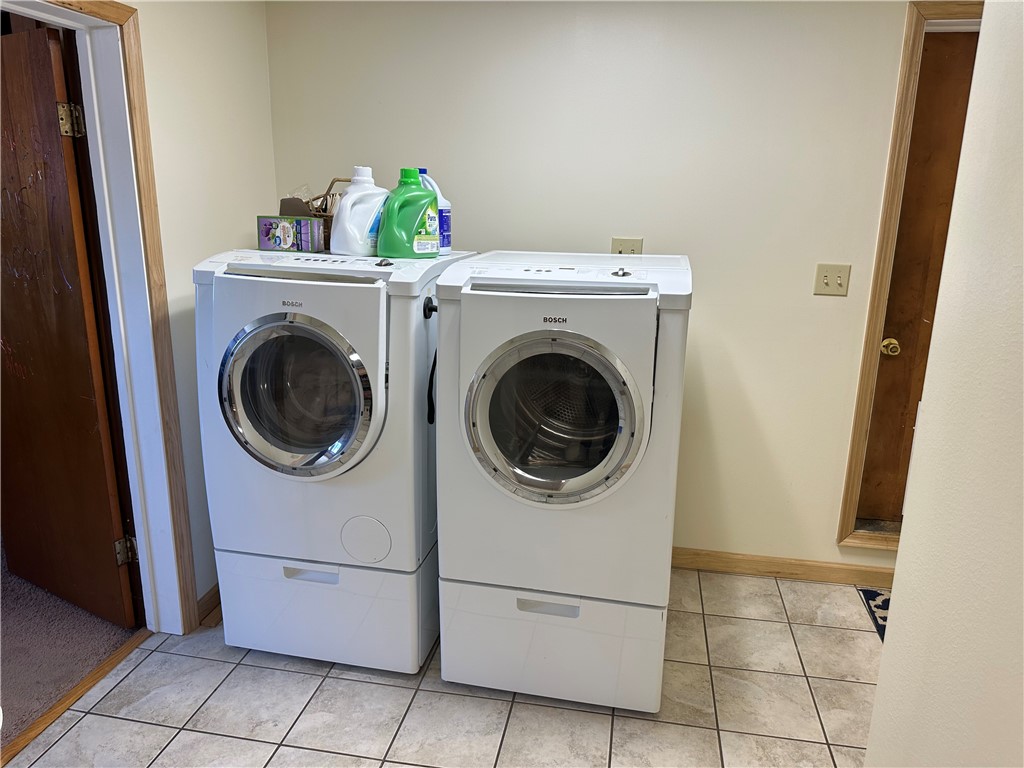 116 Derrick Road Bradford, PA 16701 - Photo 8 of 43 OWNERS LAUNDRY