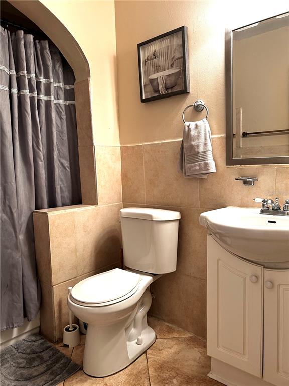 14545 Southwest 34th Terrace Road Ocala, FL 34473 - Photo 22 of 33 Bathroom 2