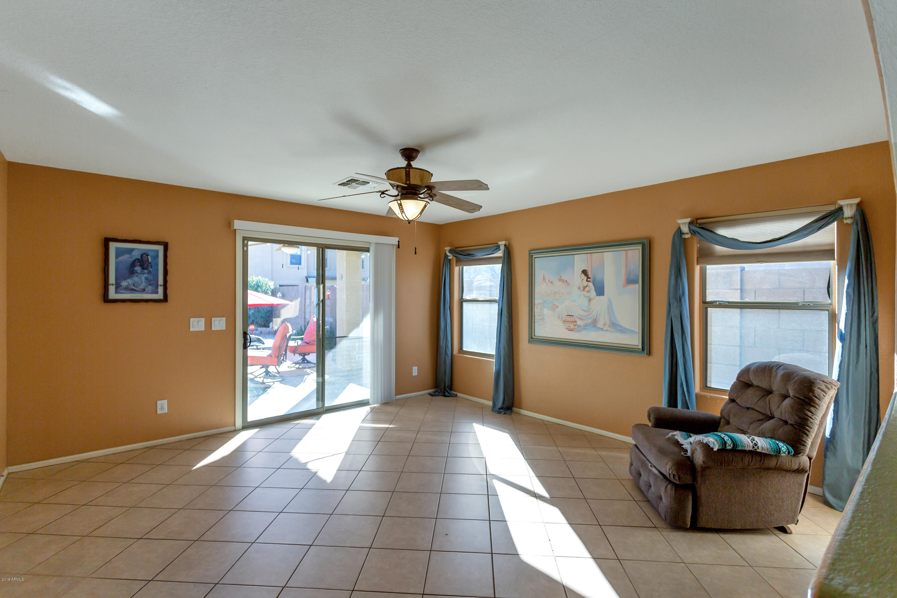 16655 West Rimrock Street Surprise, AZ 85374 - Photo 7 of 15 0L1A8079