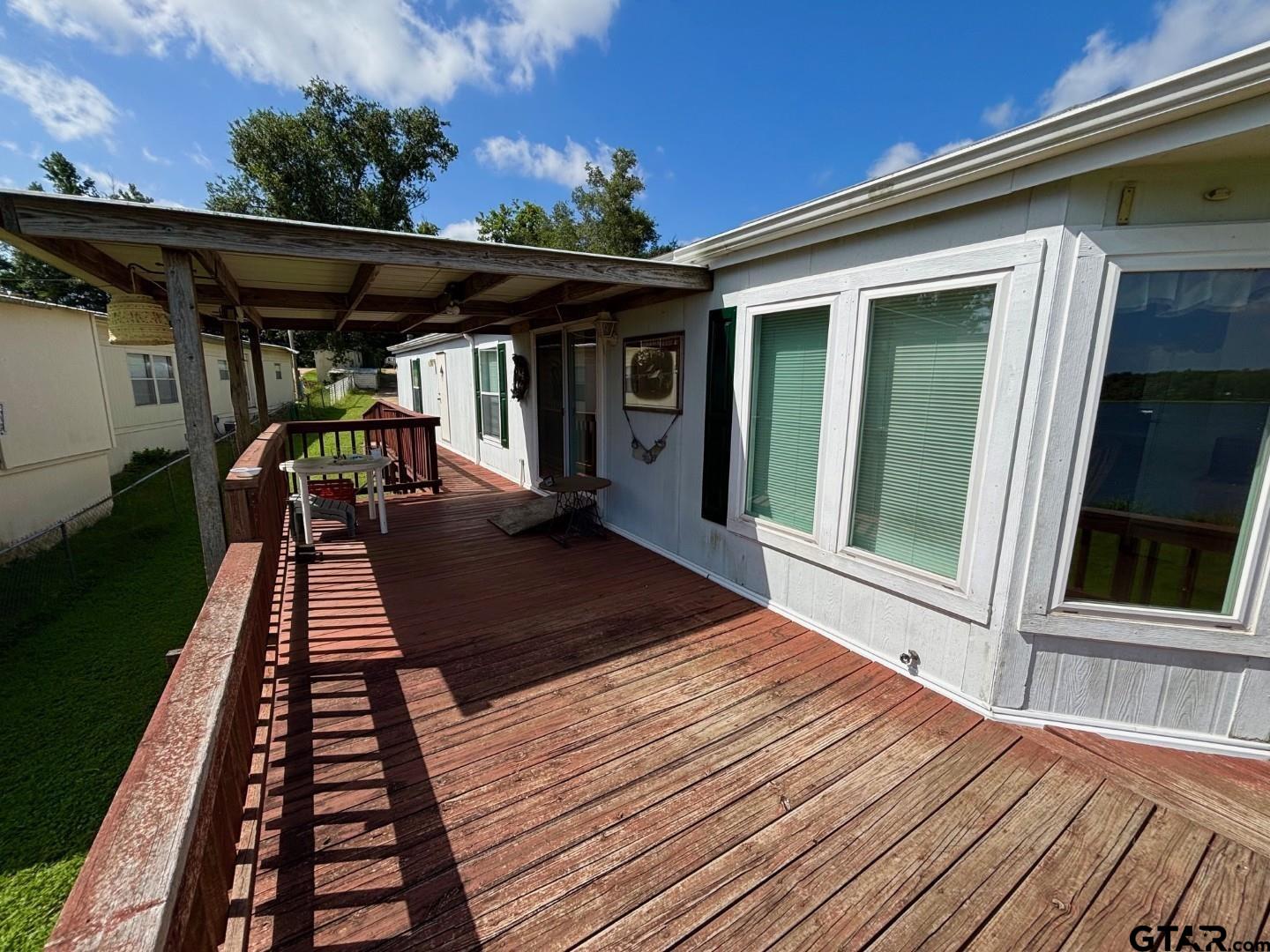 21893 Boles Road Frankston, TX 75763 - Photo 21 of 33 a view of a balcony