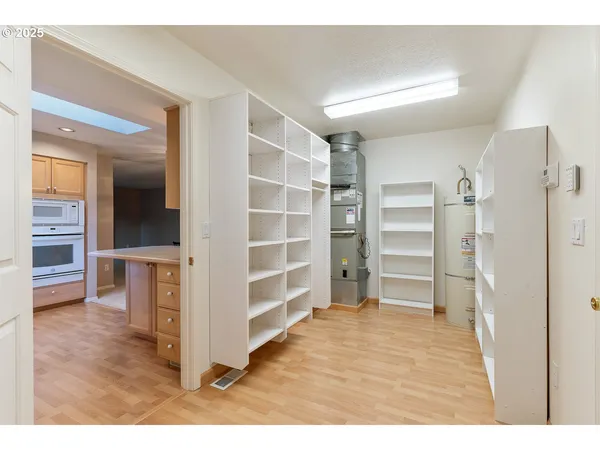 $390,000 | 9735 Southwest Tualatin Road, Tualatin, OR 97062