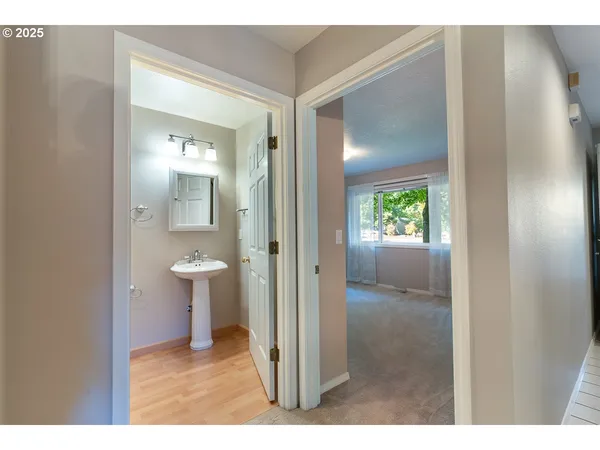 $390,000 | 9735 Southwest Tualatin Road, Tualatin, OR 97062