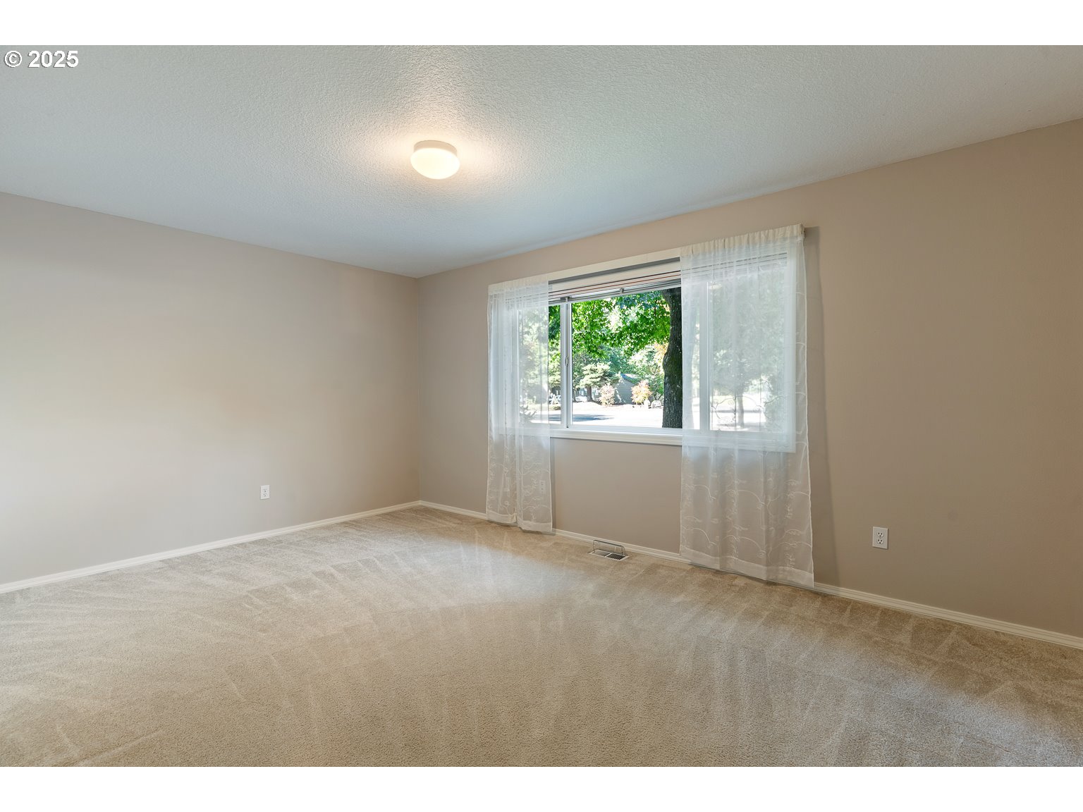 9735 Southwest Tualatin Road Tualatin, OR 97062 - Photo 4 of 28