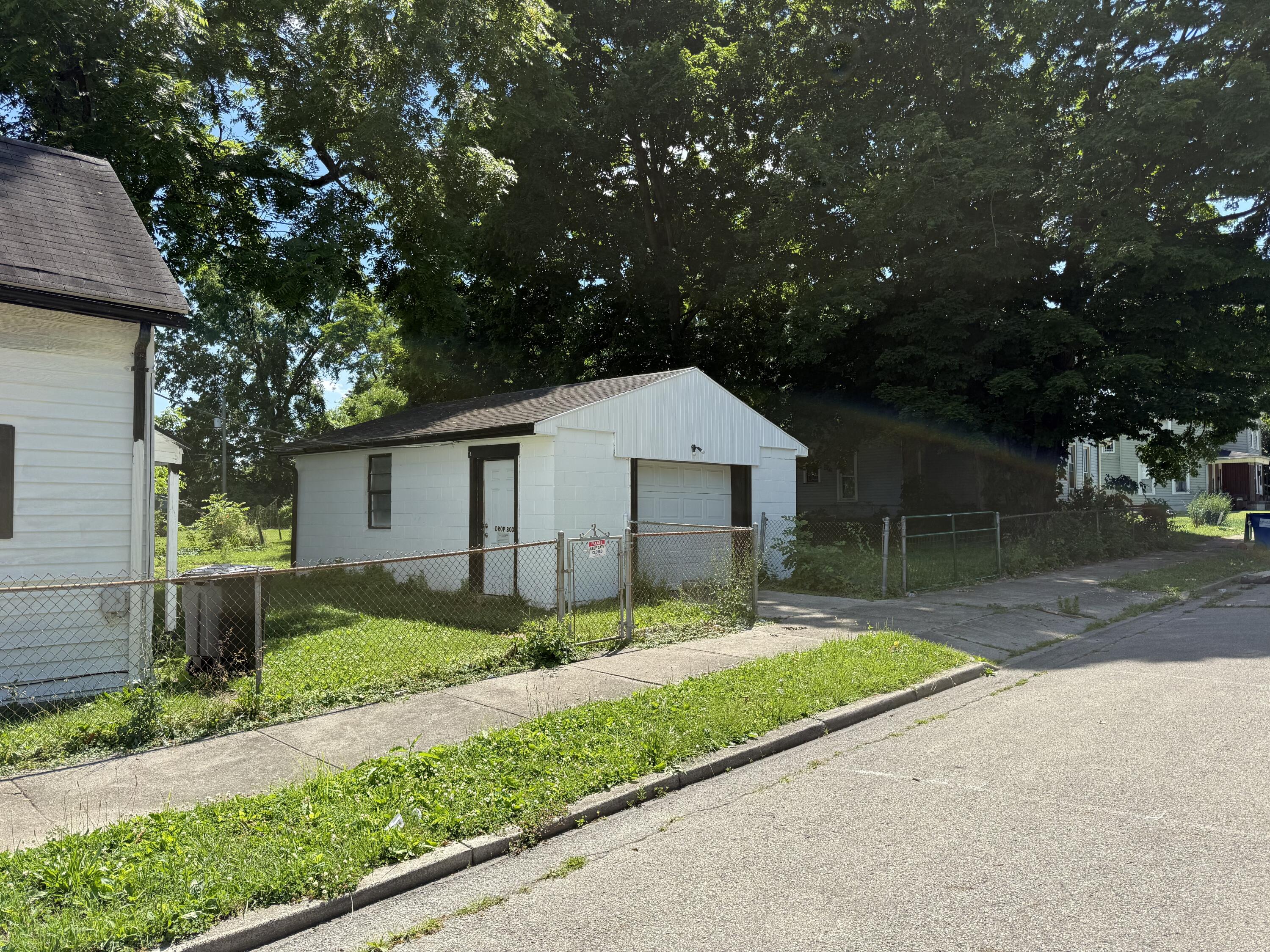 601 South Isabella Street Springfield, OH 45506 - Photo 5 of 6 601 isabella 2