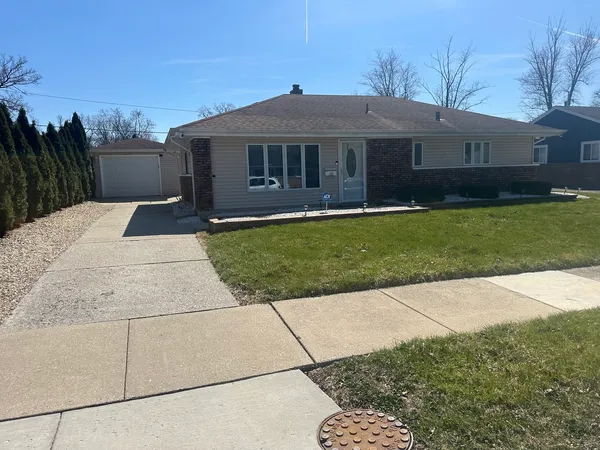 $154,900 | 163 Shabbona Drive, Park Forest, IL 60466