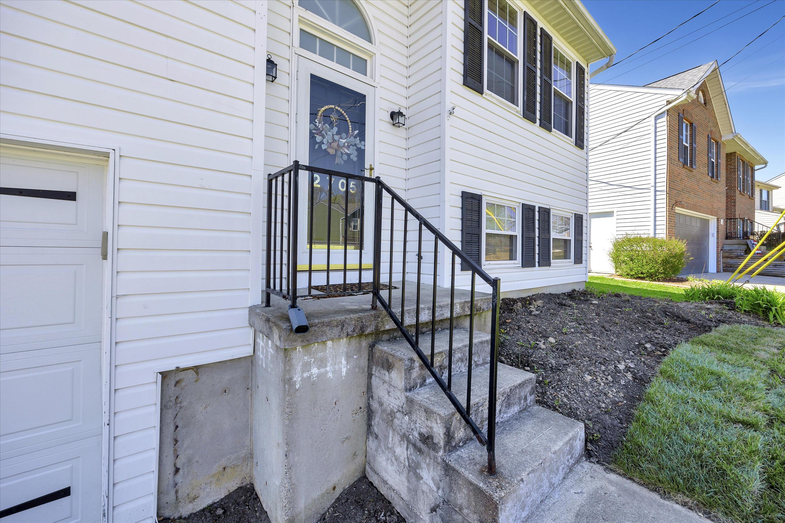 2705 Ridgecrest Lane Covington, KY 41017 - Photo 4 of 46