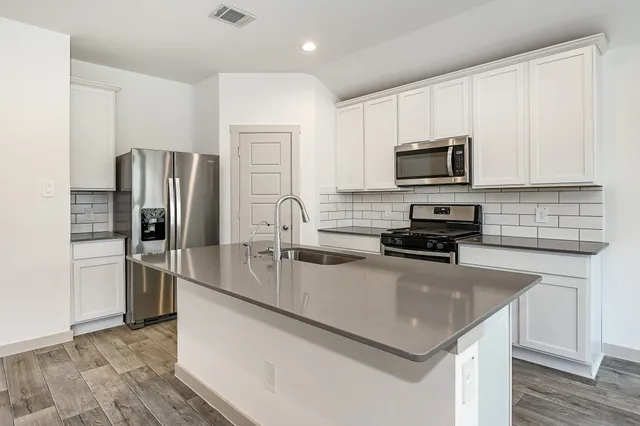 $234,370 | 540 Hunter Grove Lane, China, TX 77613