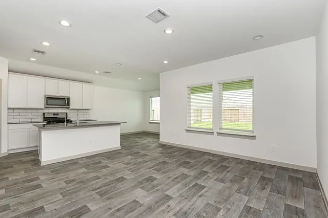 $234,370 | 540 Hunter Grove Lane, China, TX 77613