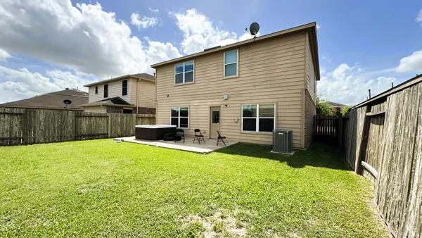 $300,000 | 9427 Ruby Mist Drive, Rosharon, TX 77583
