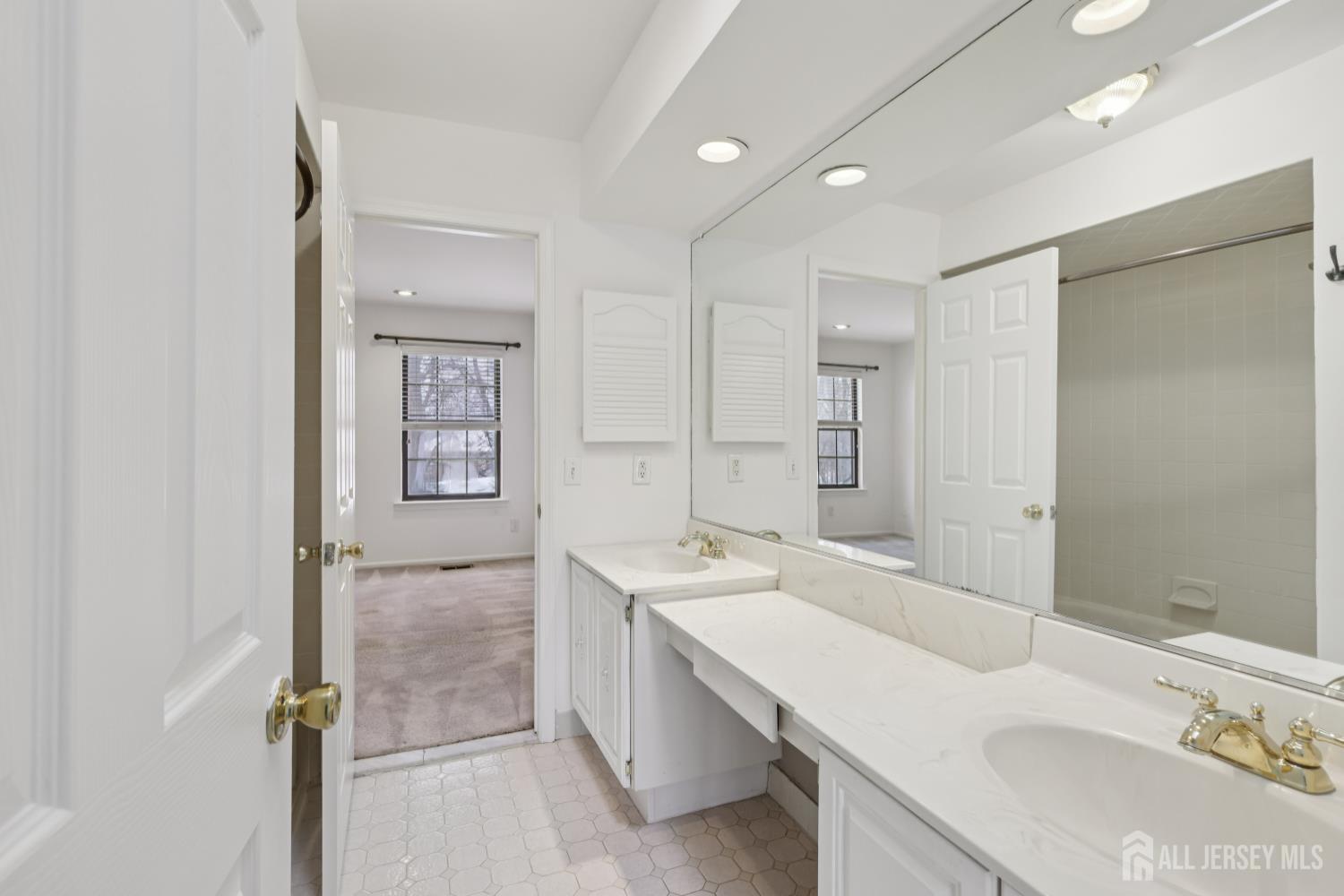 705 Maplecrest Road Edison, NJ 08820 - Photo 19 of 30