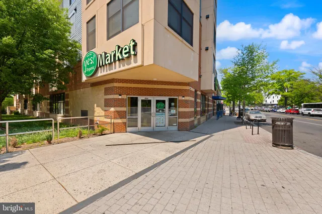 a black and white photo of a room
