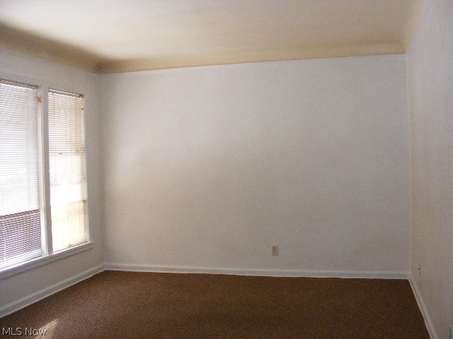 1692 Sunview Road Lyndhurst, OH 44124 - Photo 4 of 9