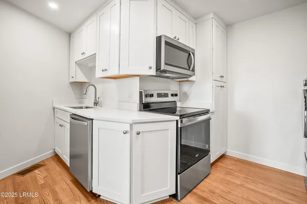 $2,750 | 1203 Laudonniere Street, Beaufort, SC 29902