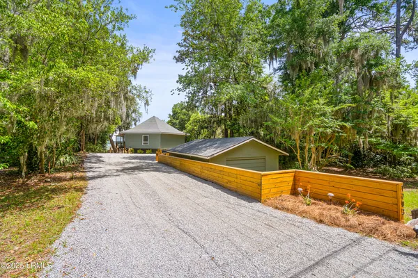 $2,750 | 1203 Laudonniere Street, Beaufort, SC 29902