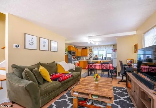 $389,000 | 220 North 17th Street, Bloomfield, NJ 07003