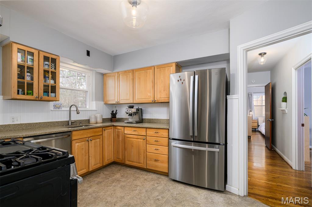 1527 South Rock Hill Road Webster Groves, MO 63119 - Photo 13 of 34