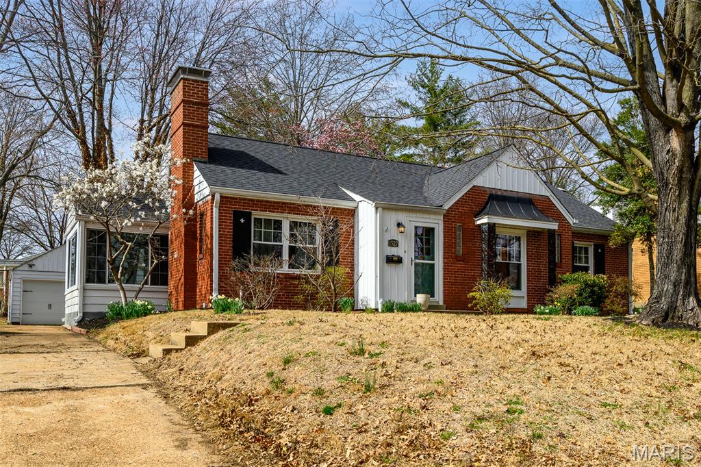 1527 South Rock Hill Road Webster Groves, MO 63119 - Photo 2 of 34