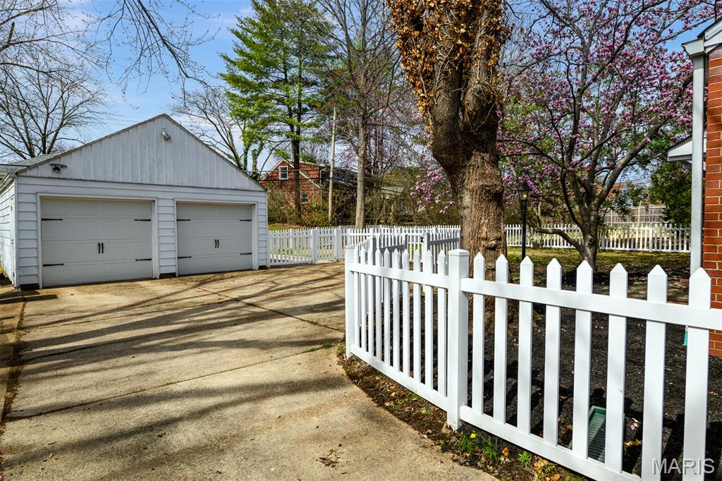 1527 South Rock Hill Road Webster Groves, MO 63119 - Photo 29 of 34