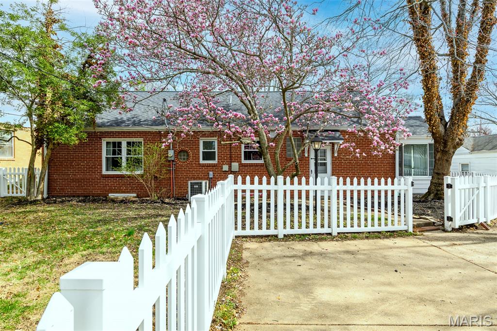 1527 South Rock Hill Road Webster Groves, MO 63119 - Photo 31 of 34
