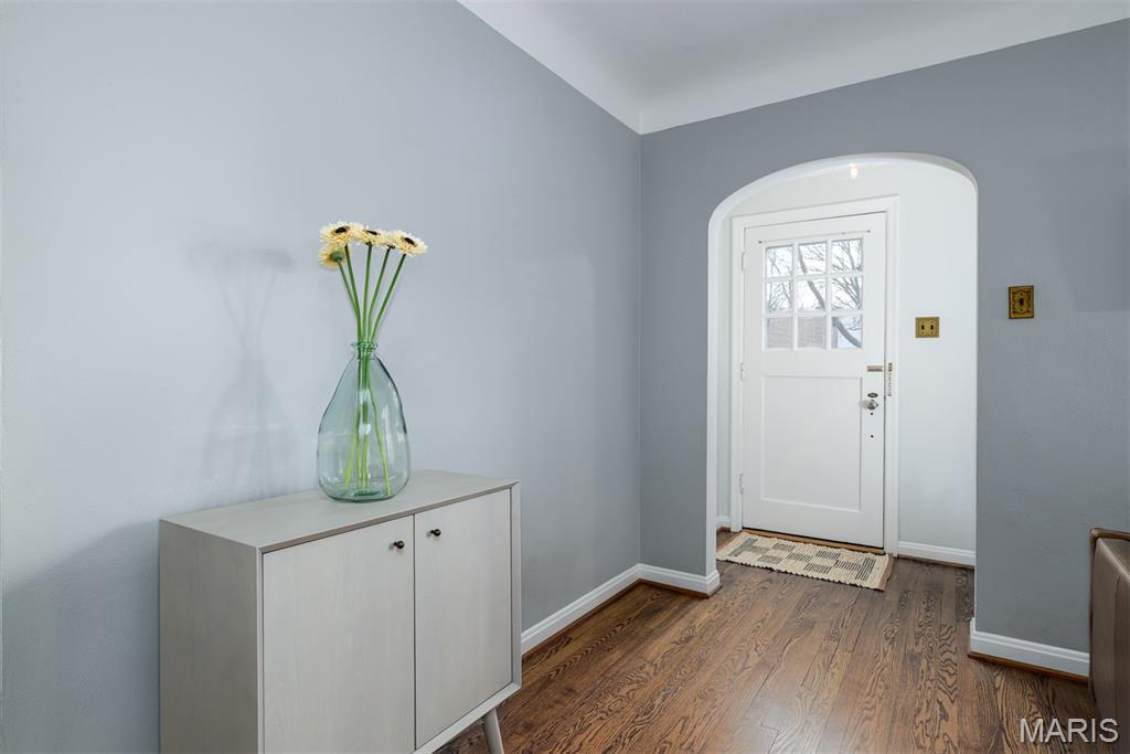 1527 South Rock Hill Road Webster Groves, MO 63119 - Photo 5 of 34