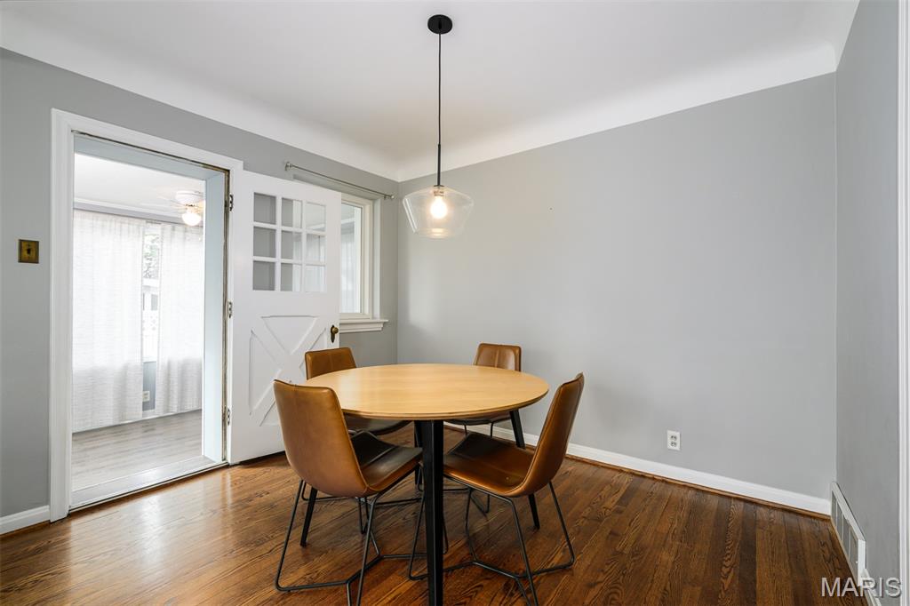 1527 South Rock Hill Road Webster Groves, MO 63119 - Photo 9 of 34