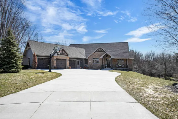 $1,150,000 | 2592 Remington Court, Green Bay, WI 54302