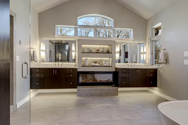 $1,150,000 | 2592 Remington Court, Green Bay, WI 54302