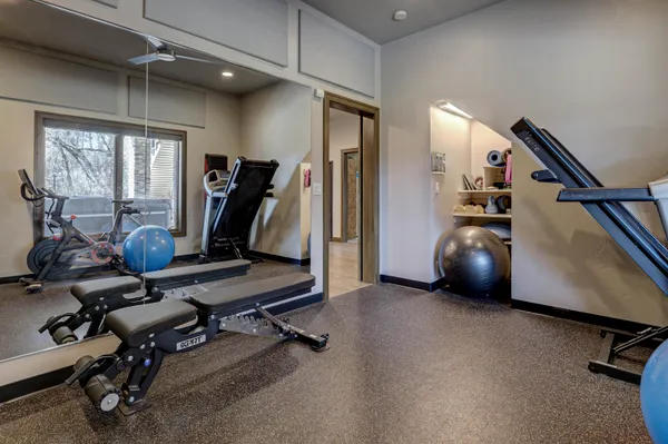 $1,150,000 | 2592 Remington Court, Green Bay, WI 54302