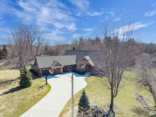 $1,150,000 | 2592 Remington Court, Green Bay, WI 54302