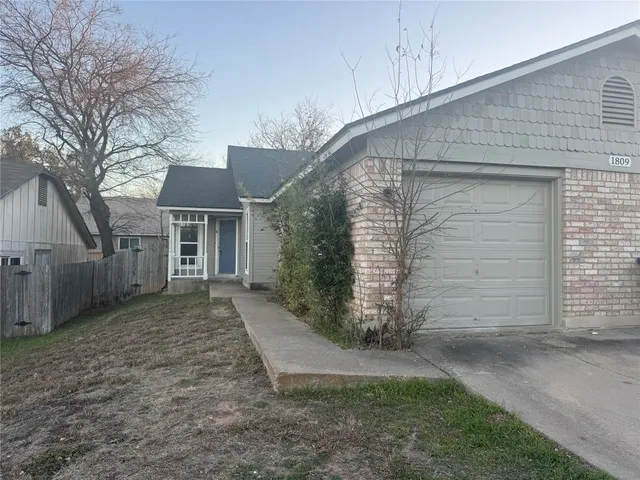 $1,600 | 1809 A Prairie Knoll Court, Unit A, Austin, TX 78758