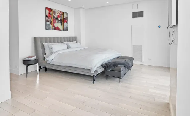 $3,350,000 | 200 East 69th Street, Unit 31A | Lenox Hill