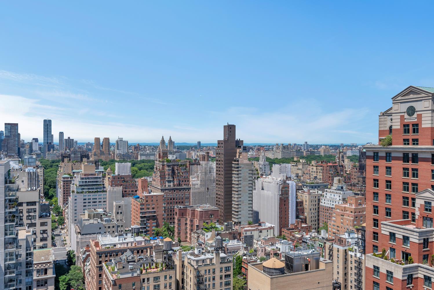 200 East 69th Street, Unit 31A Manhattan, NY 10021 - Photo 13 of 19 a view of a city with tall buildings