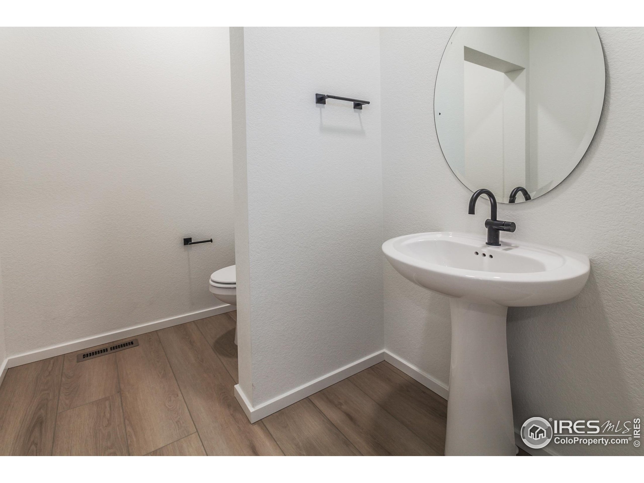 6126 Red Barn Road Fort Collins, CO 80528 - Photo 15 of 36