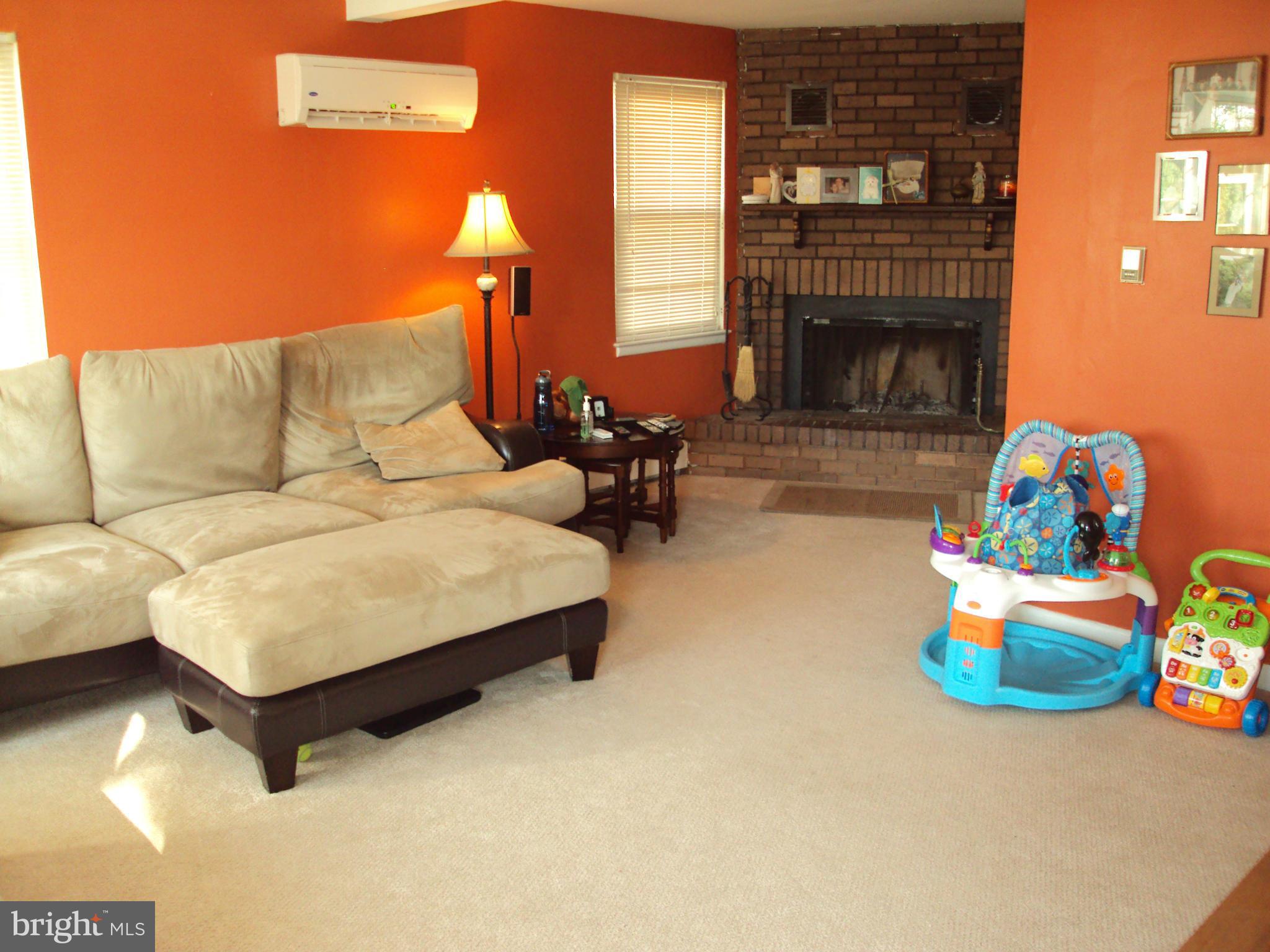 931 Olmstead Road Pikesville, MD 21208 - Photo 2 of 20 Living Room