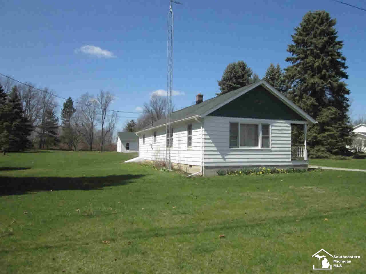 9911 Goff Road Temperance, MI 48182 - Photo 2 of 16 21125069-1.JPG
