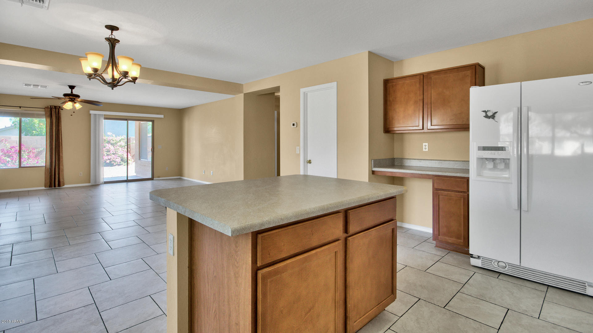 2926 West Maldonado Road Phoenix, AZ 85041 - Photo 11 of 35 13
