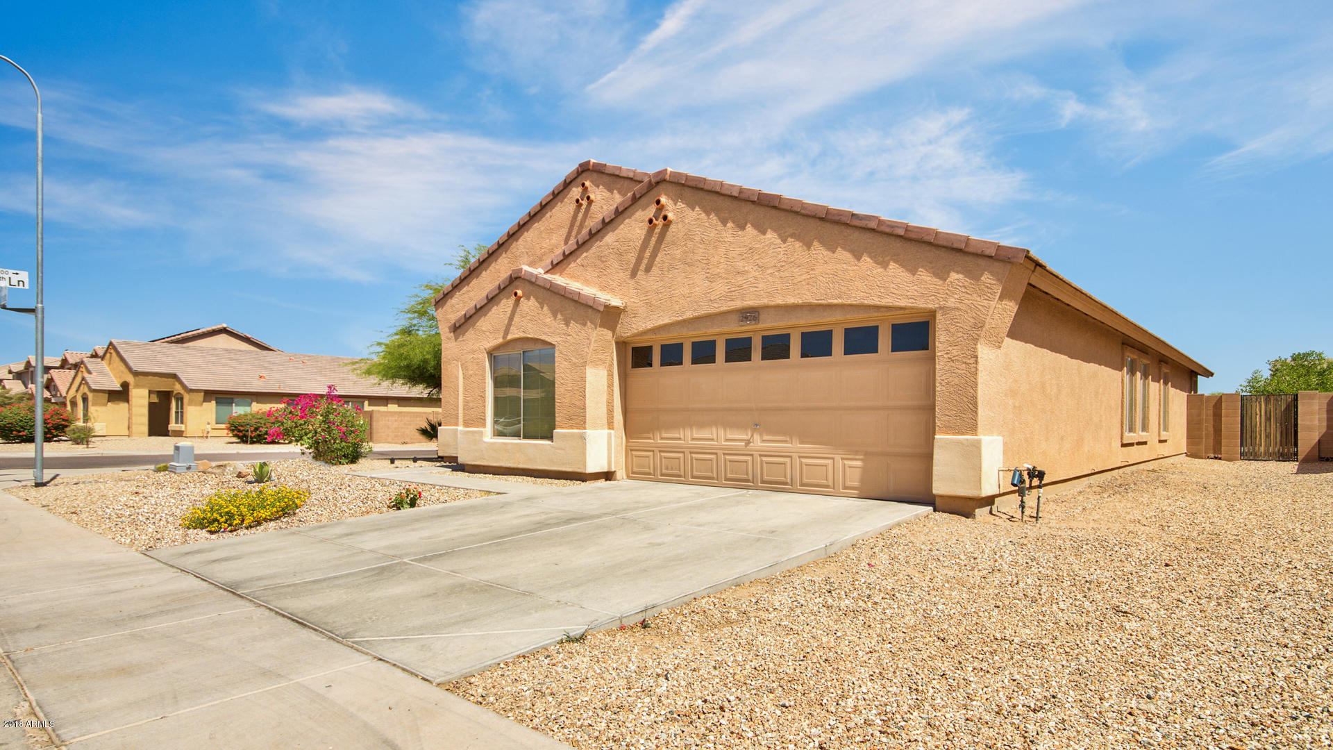 2926 West Maldonado Road Phoenix, AZ 85041 - Photo 3 of 35 04