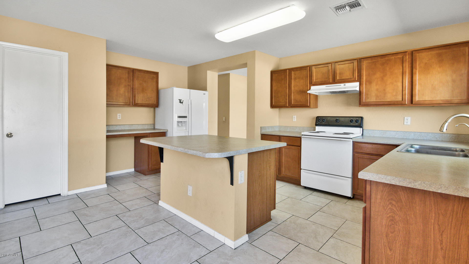 2926 West Maldonado Road Phoenix, AZ 85041 - Photo 10 of 35 12