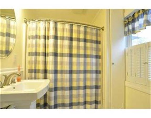 105 Lincoln Road Walpole, MA 02081 - Photo 18 of 21 Gallery Image 18