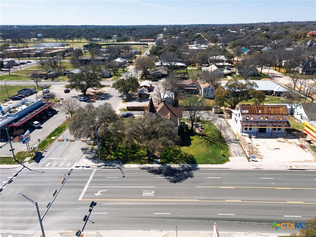 606 South Key Avenue Lampasas, TX 76550 - Photo 8 of 46